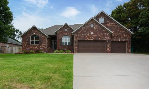 1800 Twin Oaks Dr, Monett, MO 65708 photo 1