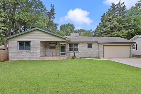 2349 S Luster Ave, Springfield, MO 65804 photo 1