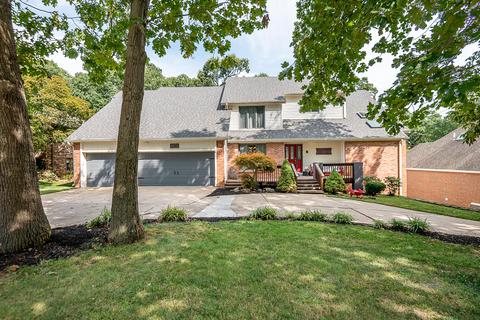 1857 E Canterbury St, Springfield, MO 65804 photo 1