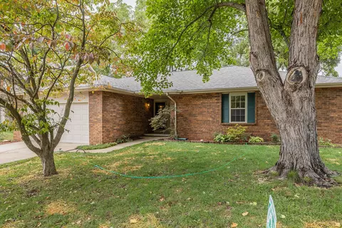1235 W Maplewood St, Springfield, MO 65807 photo 1