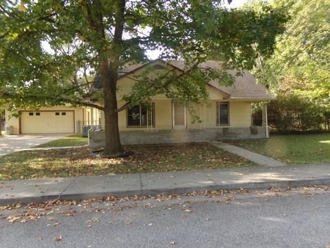 315 E 5th St, Pineville, MO 64856 photo 1