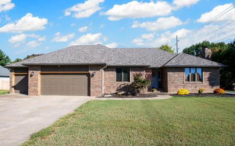 2223 W Williamsburg St, Springfield, MO 65810 photo 1
