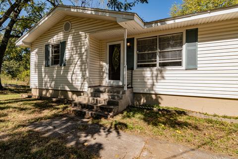519 W Melbourne Rd, Springfield, MO 65810 photo 1