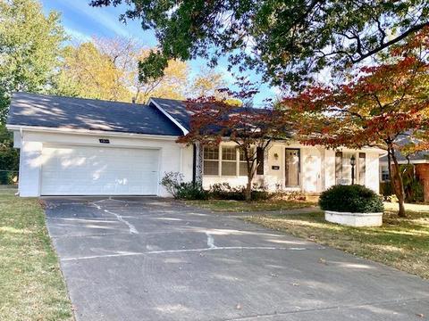 1911 E Meadow Dr, Springfield, MO 65804 photo 1