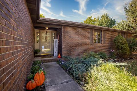 1316 W Meadowbrooke Dr, Ozark, MO 65721 photo 1