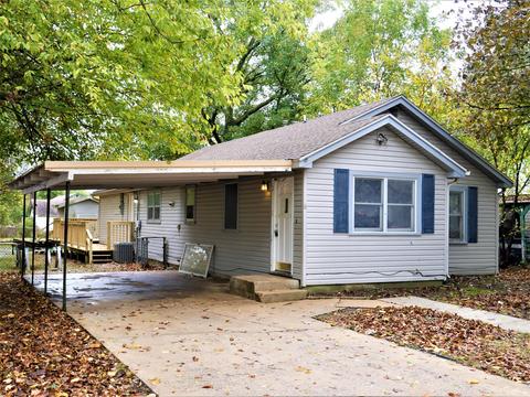 8 W High St, Aurora, MO 65605 photo 1