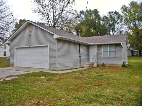 202 S Howard St, Willard, MO 65781 photo 1