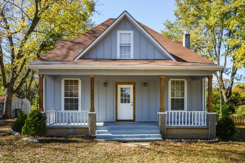 261 North Ave, Sparta, MO 65753 photo 1