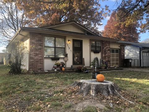 1713 N Lone Pine Ave, Springfield, MO 65803 photo 1