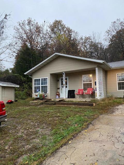593 Spring St, Reeds Spring, MO 65737 photo 1