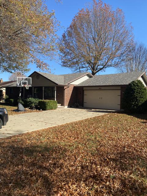 902 Sunshine Dr, Aurora, MO 65605 photo 1