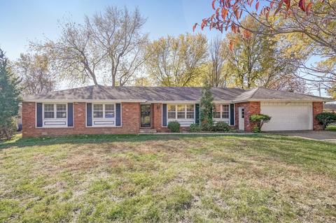 1308 E Walnut Lawn St, Springfield, MO 65804 photo 1