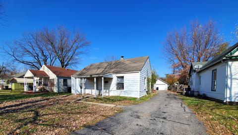 1631 W Thoman St, Springfield, MO 65803 photo 1