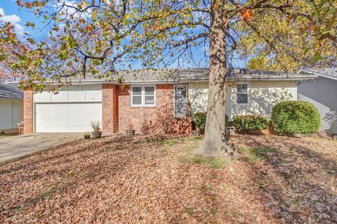 1721 W Katella St, Springfield, MO 65807 photo 1