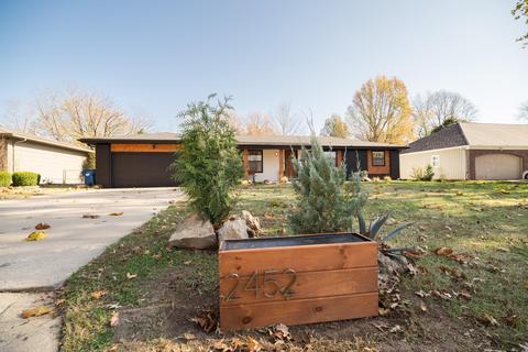 2452 S Mccann Ave, Springfield, MO 65804 photo 1