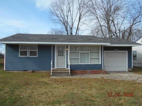 1017 S Park Ave, Aurora, MO 65605 photo 1