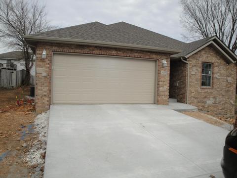 305 Pinehill Ct, Nixa, MO 65714 photo 1