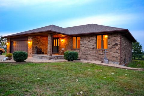 685 Division St, Sparta, MO 65753 photo 1