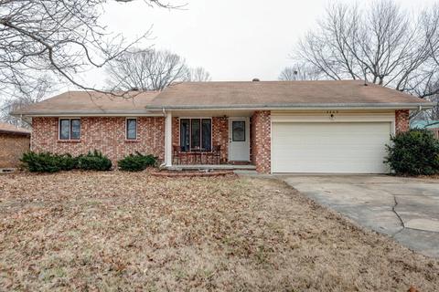 3522 N Darwin Ave, Springfield, MO 65803 photo 1