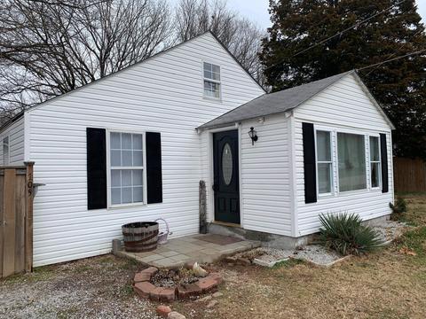 105 W Hart St, Clever, MO 65631 photo 1