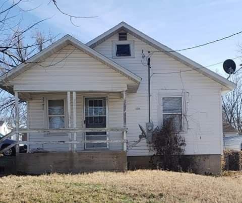 604 NE Hill St, Ava, MO 65608 photo 1