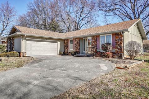 2544 S Pickwick Ave, Springfield, MO 65804 photo 1