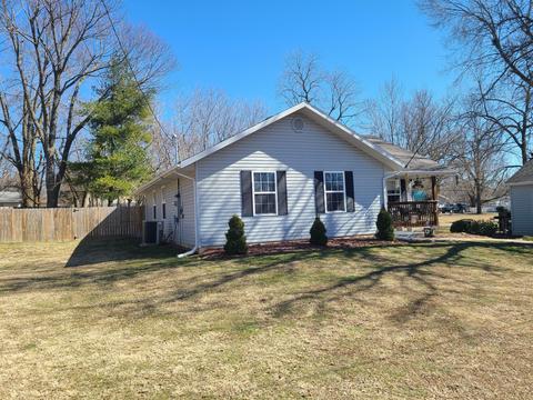 702 S Harrison Ave, Aurora, MO 65605 photo 1