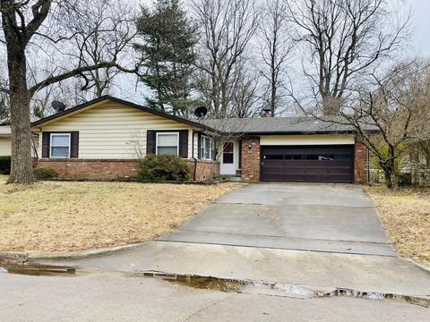 2724 E Madison St, Springfield, MO 65802 photo 1