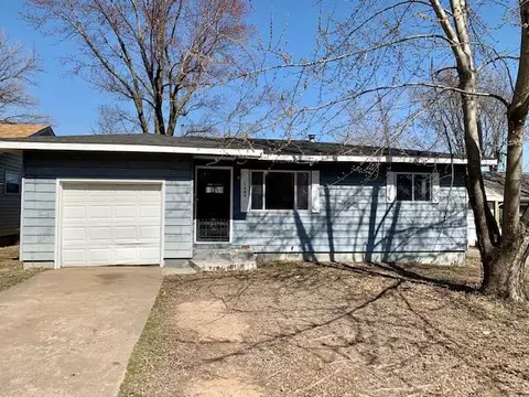 1645 E Nora St, Springfield, MO 65803 photo 1