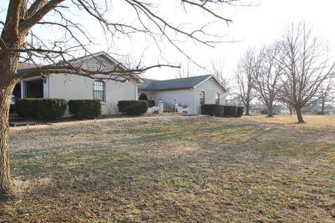 2126 E 12th St, Carthage, MO 64836 photo 1