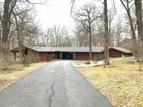 2695 S Sunray Ln, Springfield, MO 65809 photo 1