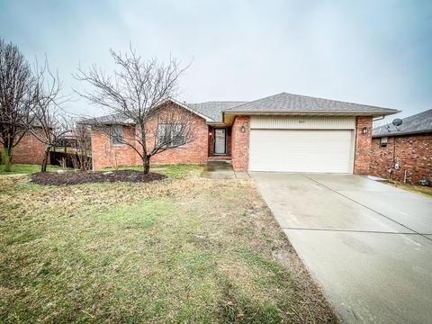 3820 W Parkridge Cir, Springfield, MO 65802 photo 1