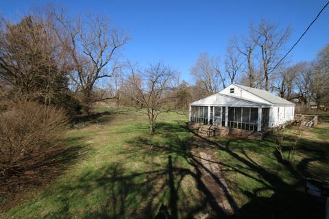 3143 W Chestnut St, Springfield, MO 65803 photo 1