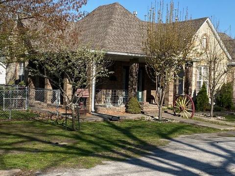 803 N Mcnatt Ave, Aurora, MO 65605 photo 1