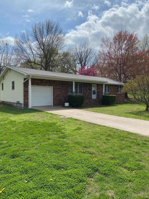 415 W Cale St, Monett, MO 65708 photo 1