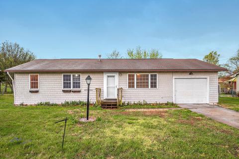 611 W County St, Monett, MO 65708 photo 1
