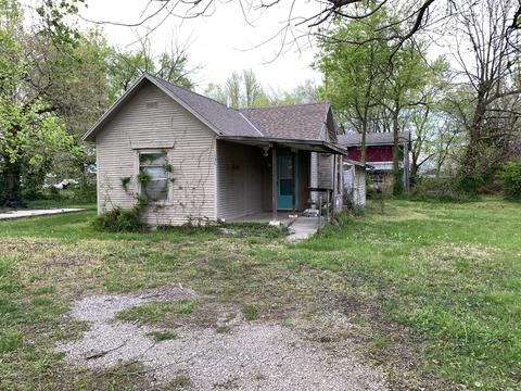 134 E Main St, Goodman, MO 64843 photo 1