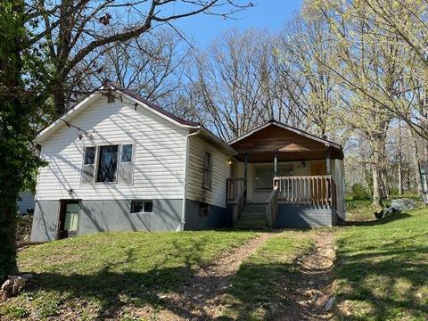 618 Davis St, Cabool, MO 65689 photo 1