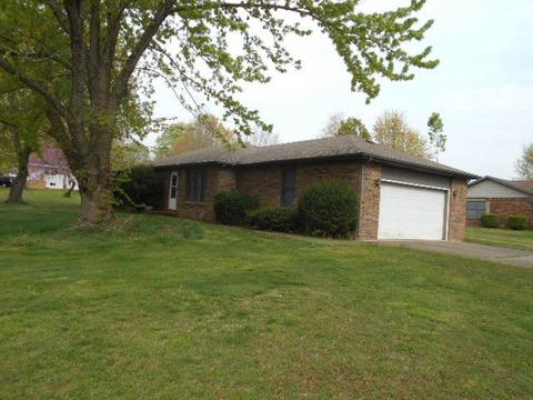 805 E Springfield St, Aurora, MO 65605 photo 1