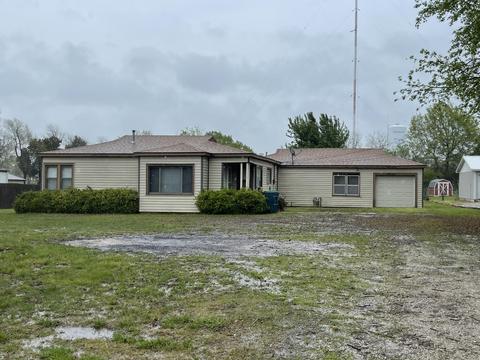 1557 N Central, Monett, MO 65708 photo 1