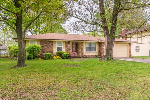 1437 E Price St, Springfield, MO 65804 photo 1