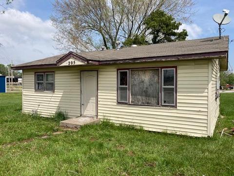 205 E Prospect St, Aurora, MO 65605 photo 1