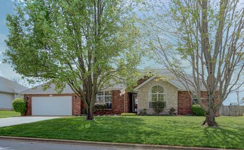 1602 E Barnes St, Ozark, MO 65721 photo 1