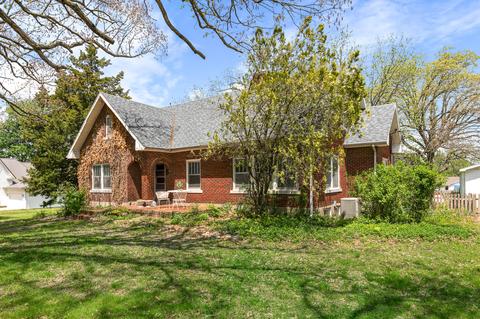 511 W Jackson St, Marshfield, MO 65706 photo 1