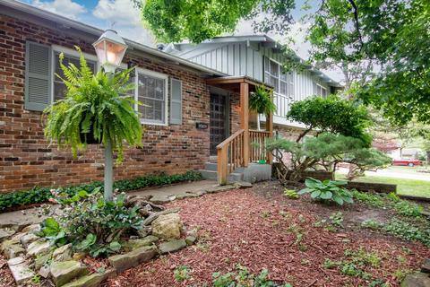 2029 E Greenwood St, Springfield, MO 65804 photo 1