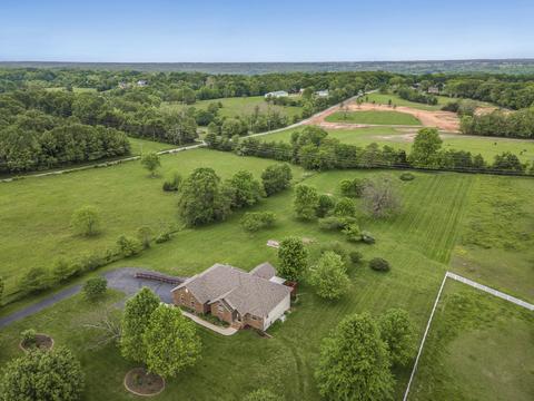 955 S Shamrock Rd, Nixa, MO 65714 photo 1