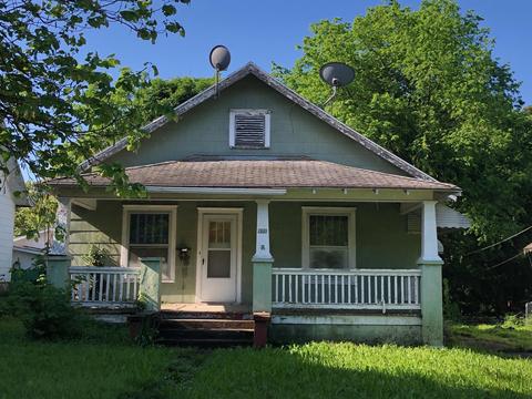 906 W Webster St, Springfield, MO 65802 photo 1