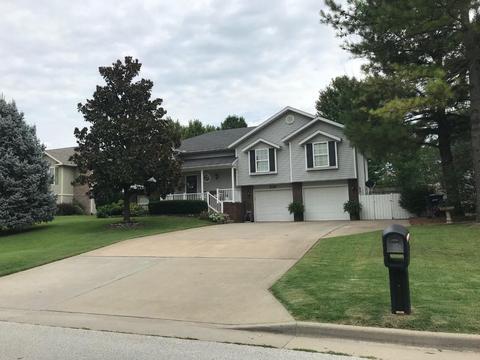 219 Powell Dr, Webb City, MO 64870 photo 1