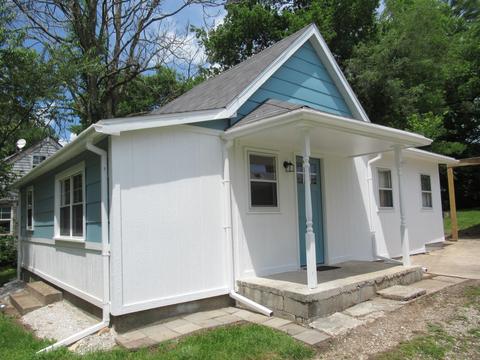 2420 N Kellett Ave, Springfield, MO 65803 photo 1
