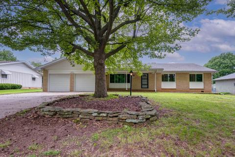 3906 S Parkcrest Ave, Springfield, MO 65807 photo 1